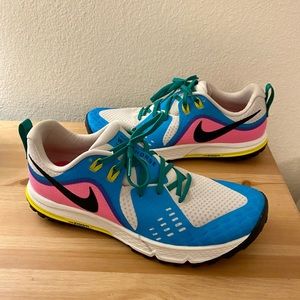 Nike trail wild horse shoe